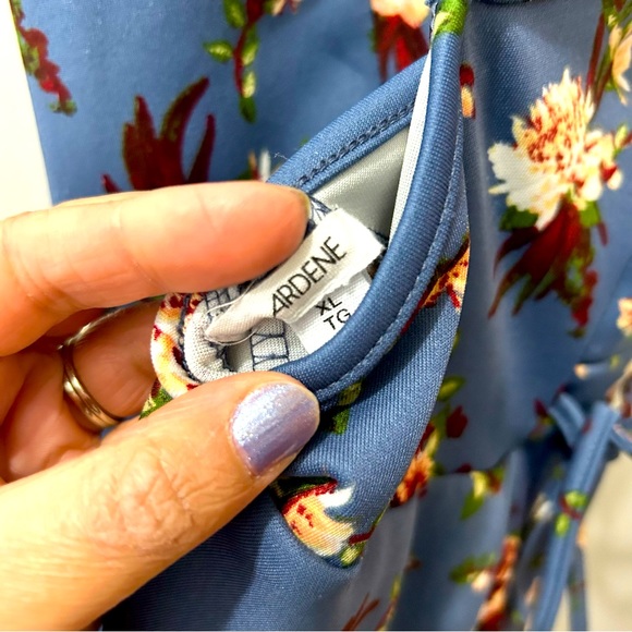 Blue crisscrossed back floral dress - Picture 5 of 5